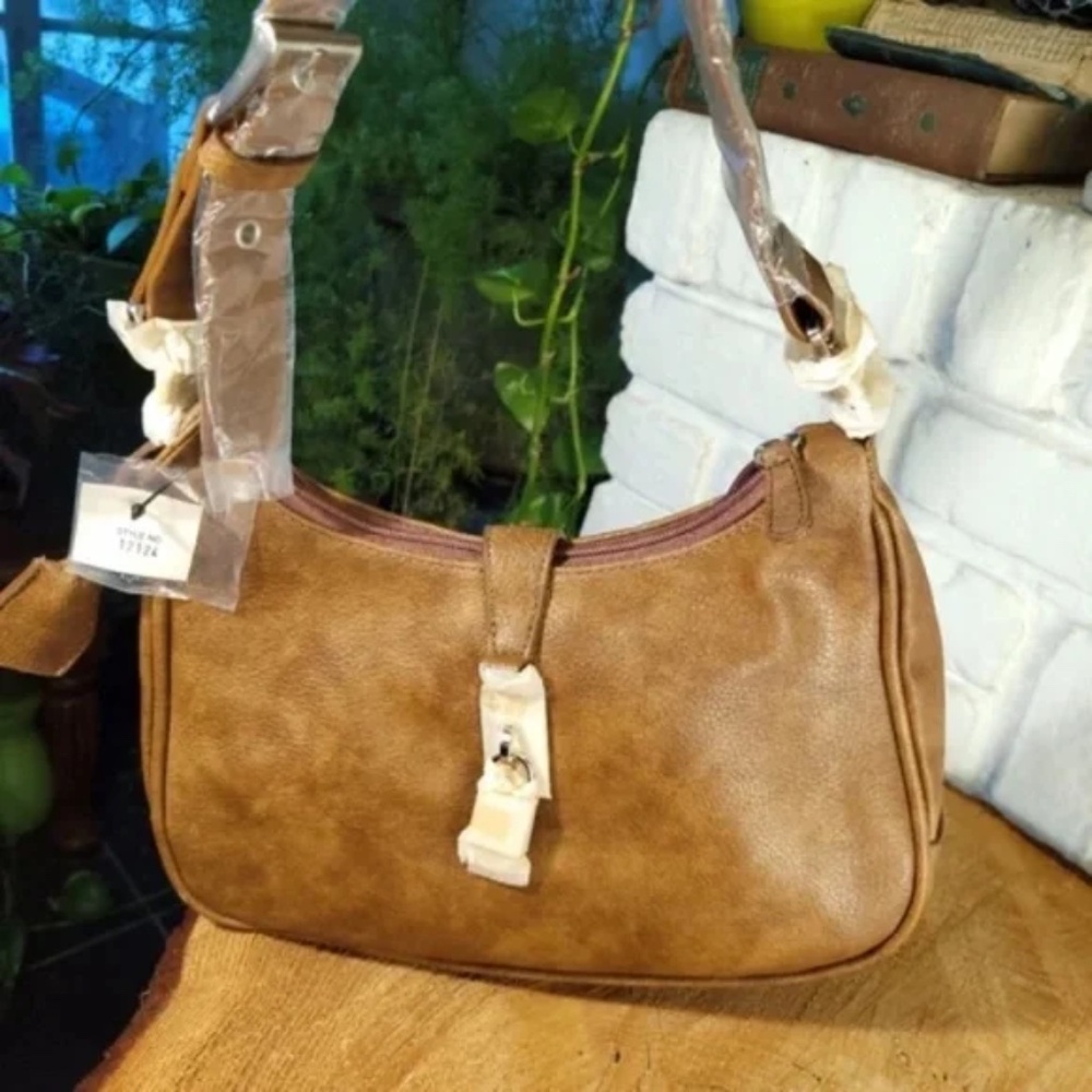 NEW Front Lock Detail Tan Shoulder Bag
